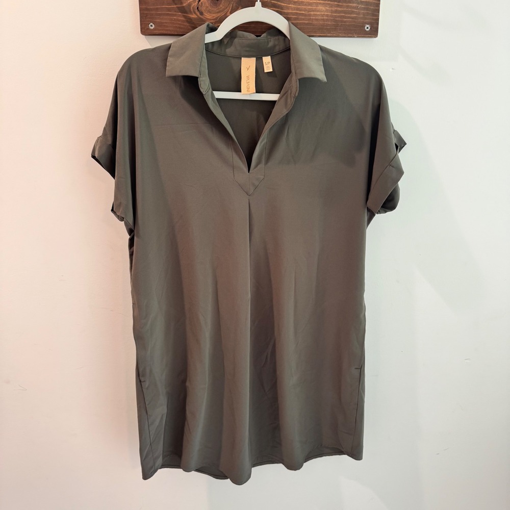 Indyeva Womens Olive Green Short Sleeve V-Neck Tunic Top with Pockets Size Small